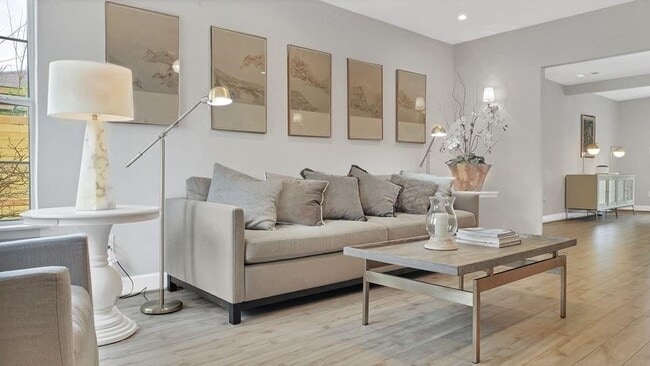 Photo - 4521 Normandy Way