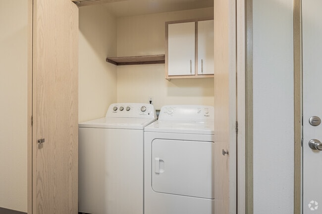 1BR, 1BA - 831SF - In-Unit Laundry