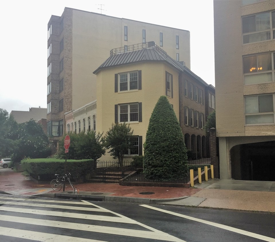 Photo - 900 24th St NW (Washington, DC)
