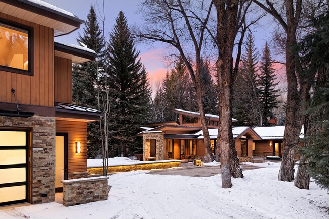 Photo - 575 Sneaky Ln