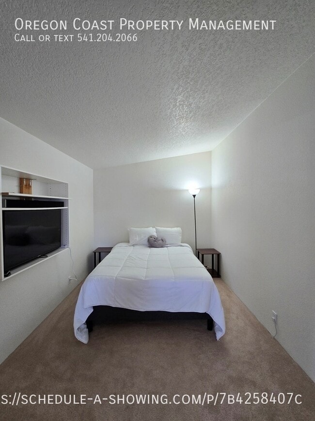 Photo - 365 SW Pacific View St