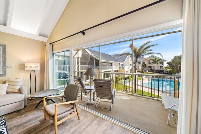245 NE MacArthur Blvd Unit 17