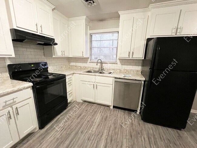 Photo - 7809 Bradley Dr