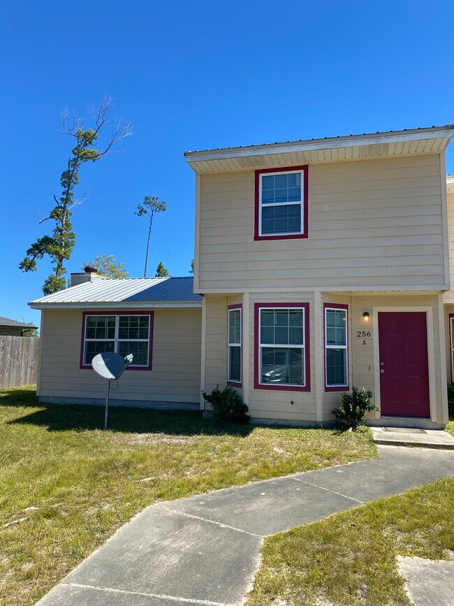 Photo - 256 N Berthe Ave