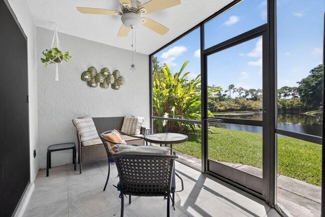 Photo - 406 Harbour Pointe Way