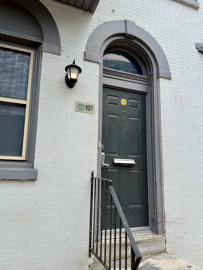 Photo - 107 S 41st St