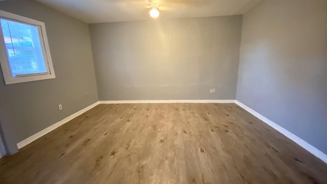 Photo - 122 Avenue V