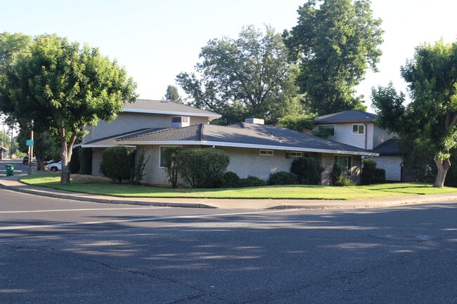 Front View - 2210 Ceanothus Ave House Unit #2