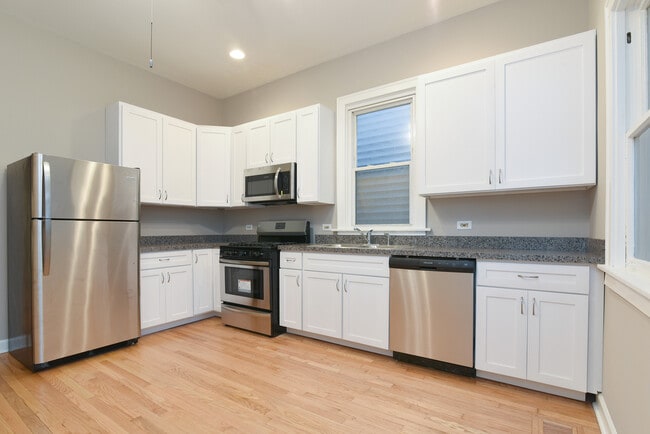 Photo - 2914 N Richmond St Unit 1