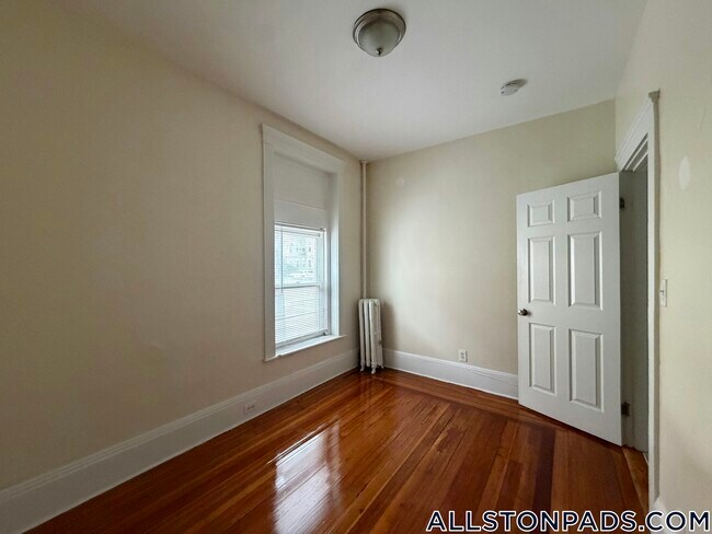 61 Brighton Ave Unit 1