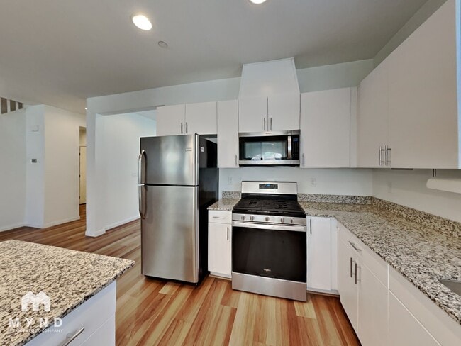 Photo - 1041 Via Lombardi