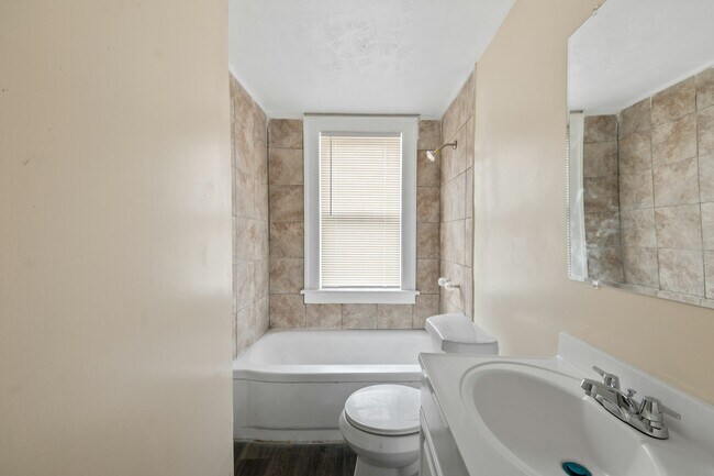 Photo - 874 Whitcomb Rd