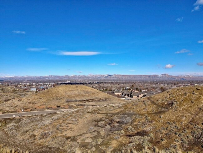 200 Secret Canyon Ct
