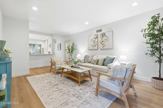 Photo - 15103 Village 15