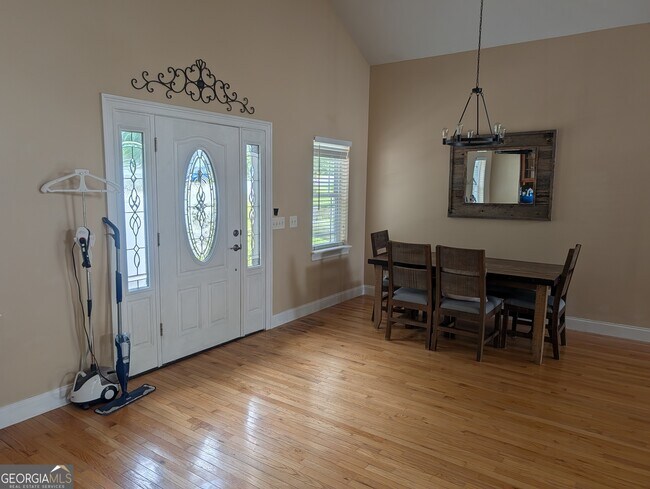 Photo - 388 Ross Ridge Rd