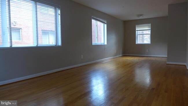 Building Photo - 3704 14th St N Unit 1