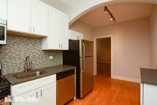 Photo - 2329 N Rockwell St Unit J04W