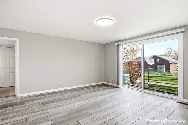 Photo - 1303 Forestdale Ct