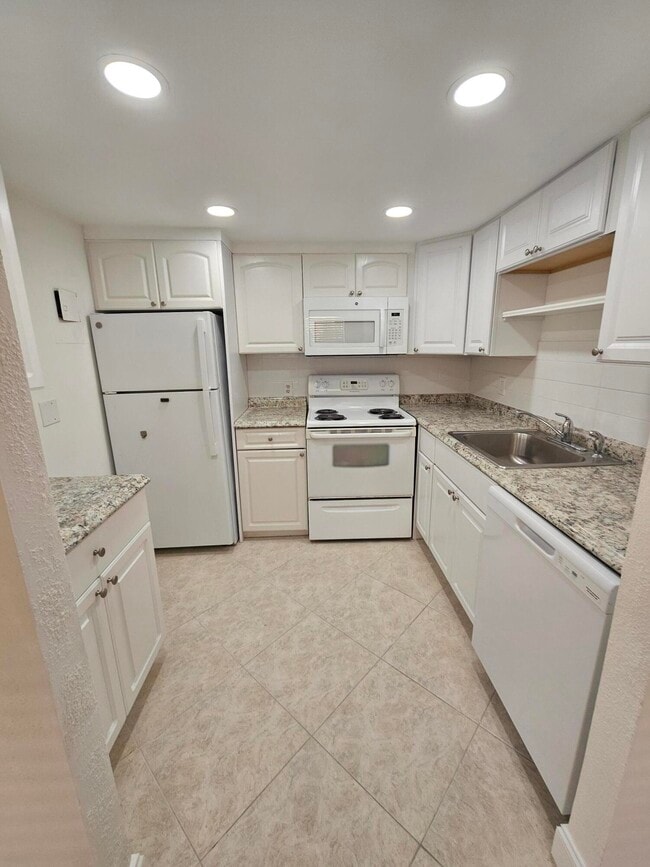 Photo - 211 Saxony Ln Unit 211