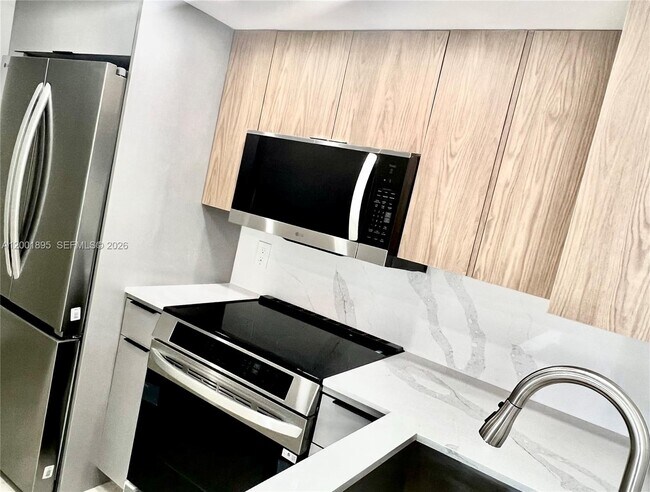 Photo - 770 Claughton Island Dr Unidad 2105