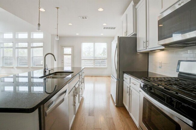 Photo - 5915 Swayden Ln