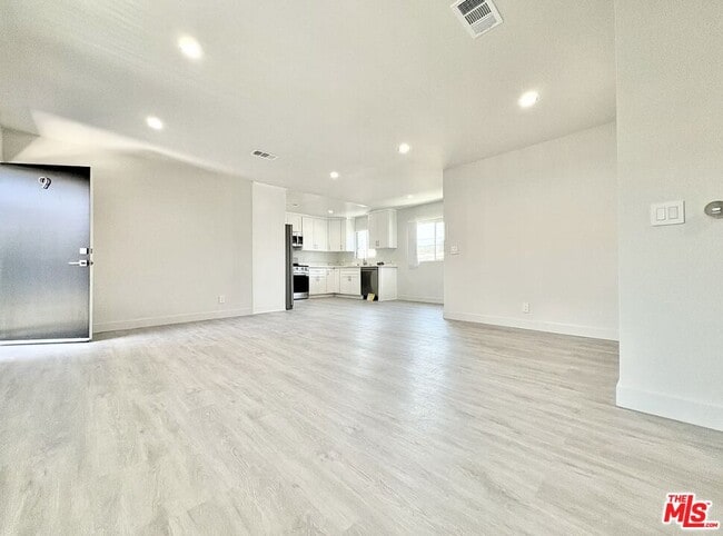 Building Photo - 1118 S Holt Ave Unit 2 Rental