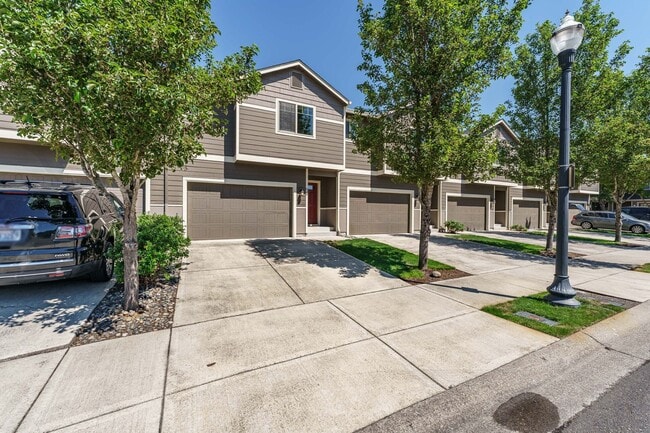 Building Photo - ASK ABOUT AUGUST MOVE IN SPECIAL 3 Bedroom... Rental