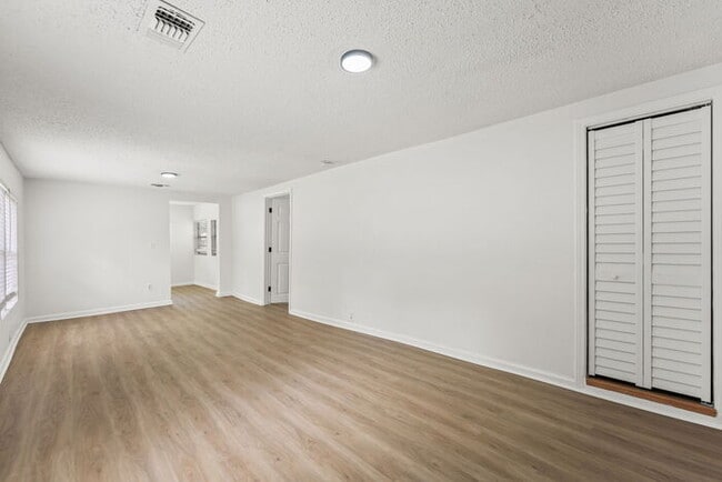 Photo - Renovated 3 Bedroom Home Near Riverside And Avondale
