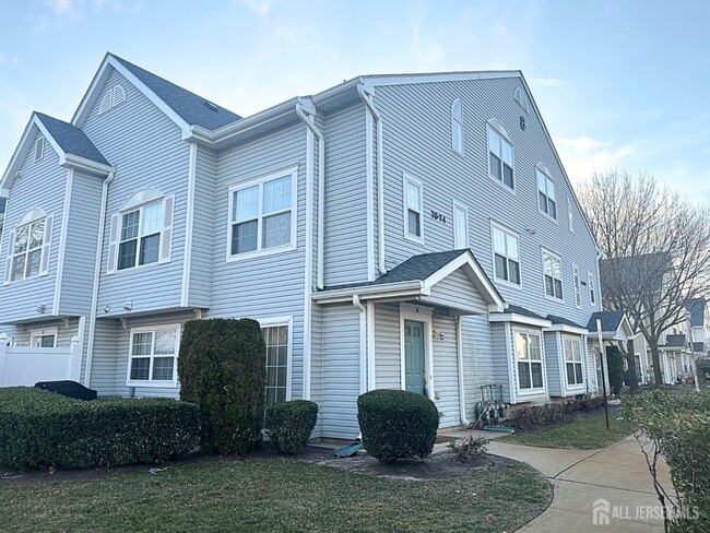 Photo - 70 Shinnecock Hills Ct Townhome