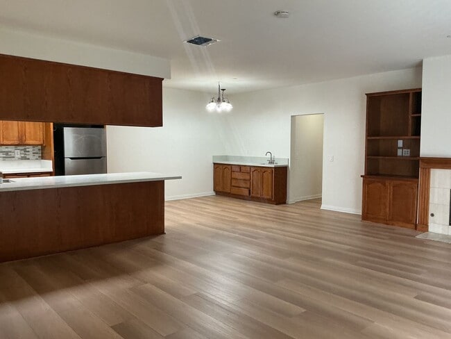 Photo - Los Caballeros #235 Unit 235