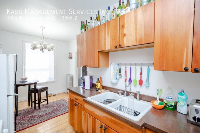 Building Photo - 3806 W Irving Park Rd Unit 3806-2 Rental