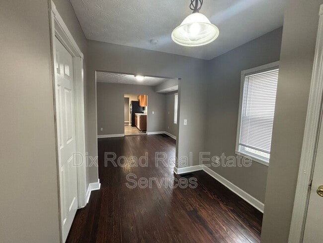 Photo - 2112 Lodell Ave
