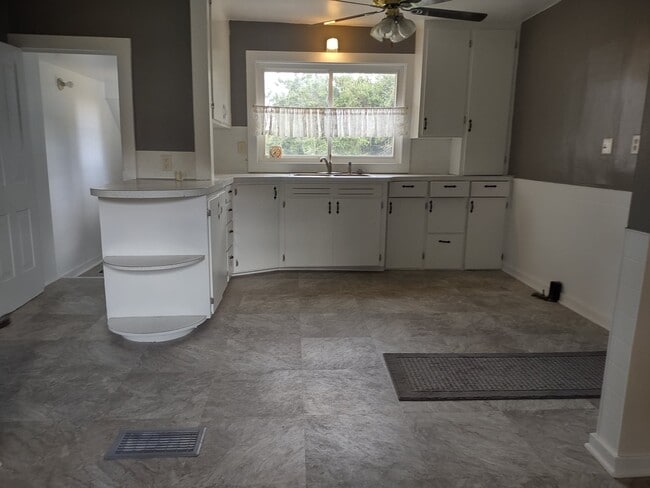Photo - 8477 Crane Creek Rd