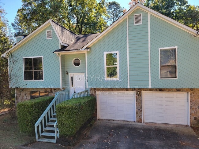 Building Photo - Charming Split-Level 3 Bedroom House in Ma...