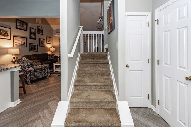 Photo - 7988 Shadow Oak Dr