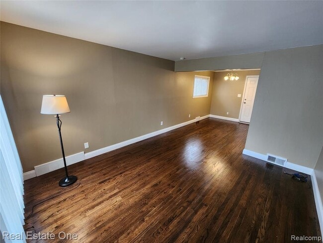 Photo - 8741 W Nine Mile Rd