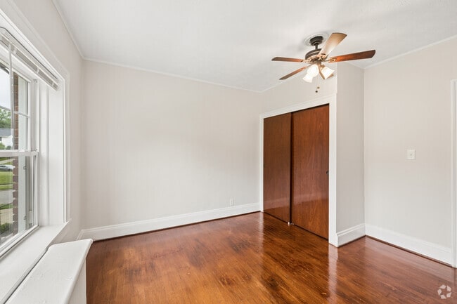 1BR, 1BA - 600SF - First Bedroom