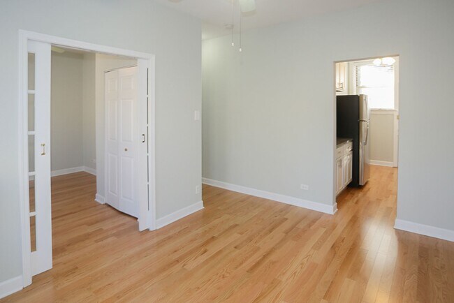 Photo - 1932 W Winona St Unit 3