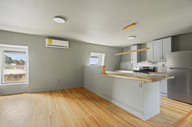 Photo - 31 N Eckar St Unit #3