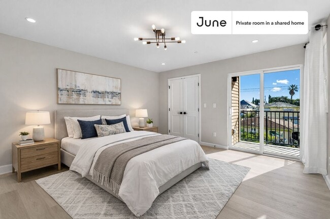 Building Photo - Room in Shared 5 bed/5 bath home