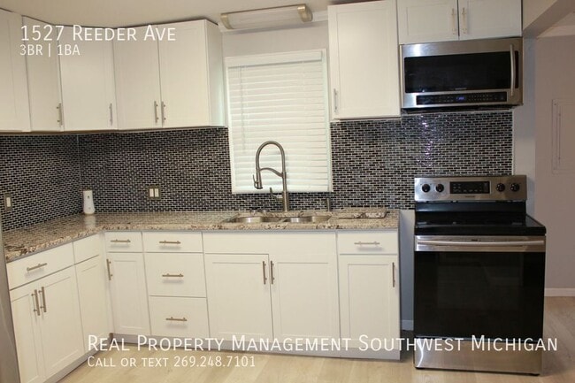 Photo - 1527 Reeder Ave