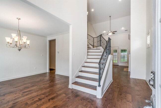 Photo - 4713 Emmas Cir W