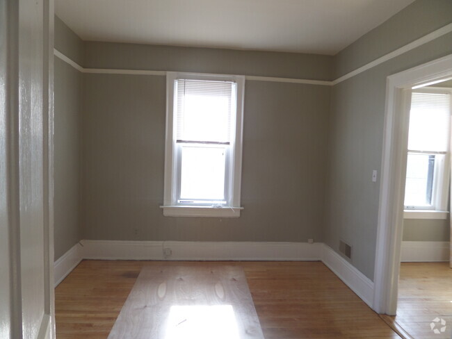 Building Photo - 919 E Clarke St Rental