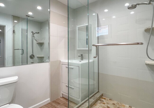 Photo - 343 N Florence St Unidad #345