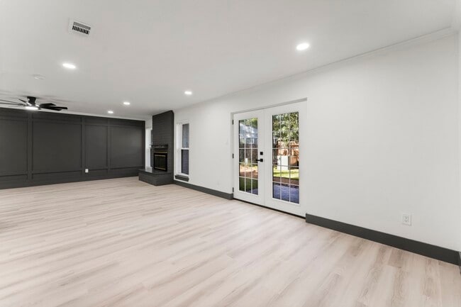 Photo - 26 E Woodtimber Ct