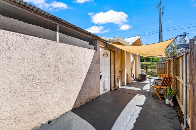Photo - 13916 Folkestone Cir