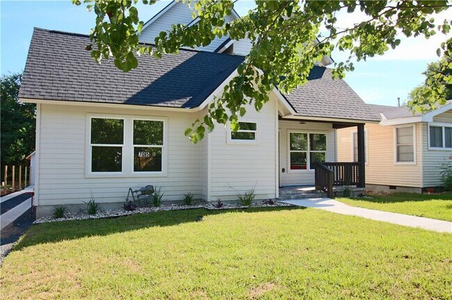 Photo - 705 Harris Ave