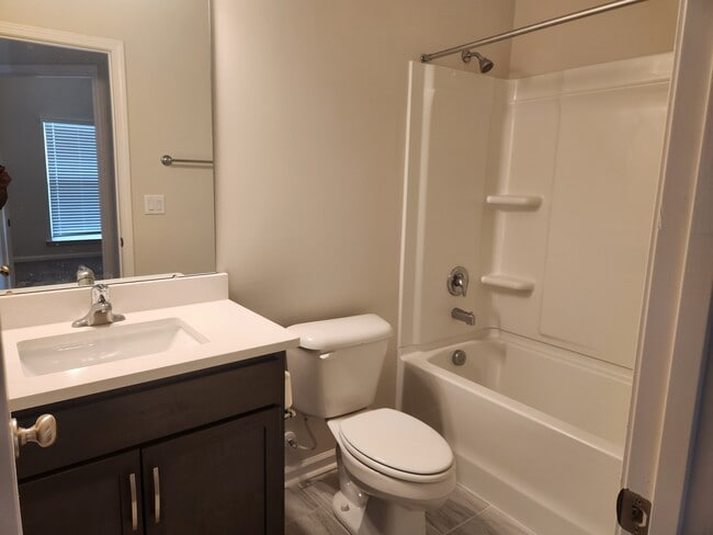 Photo - 271 Chestnut Dr
