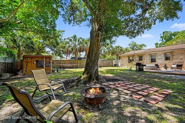 Photo - 122 East Ct