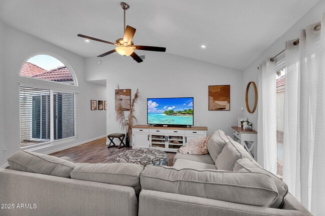 Photo - 1510 E Commerce Ave